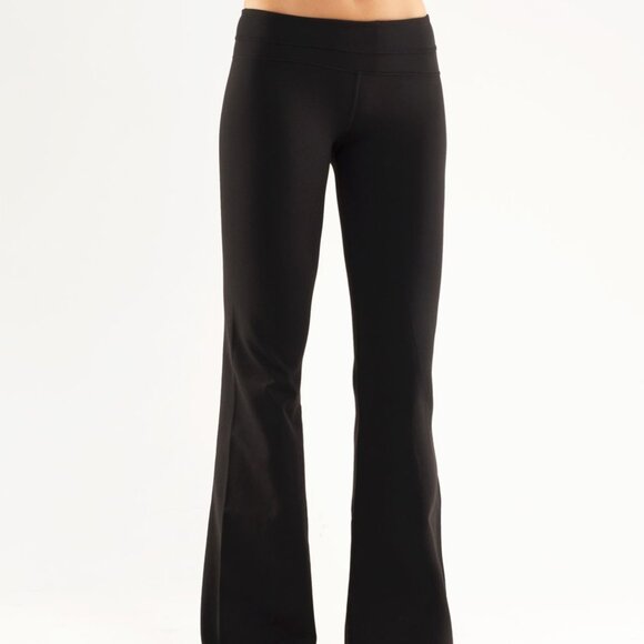 Lululemon Reversible Groove Pant Flare Leggings Size 8 - Picture 1 of 5
